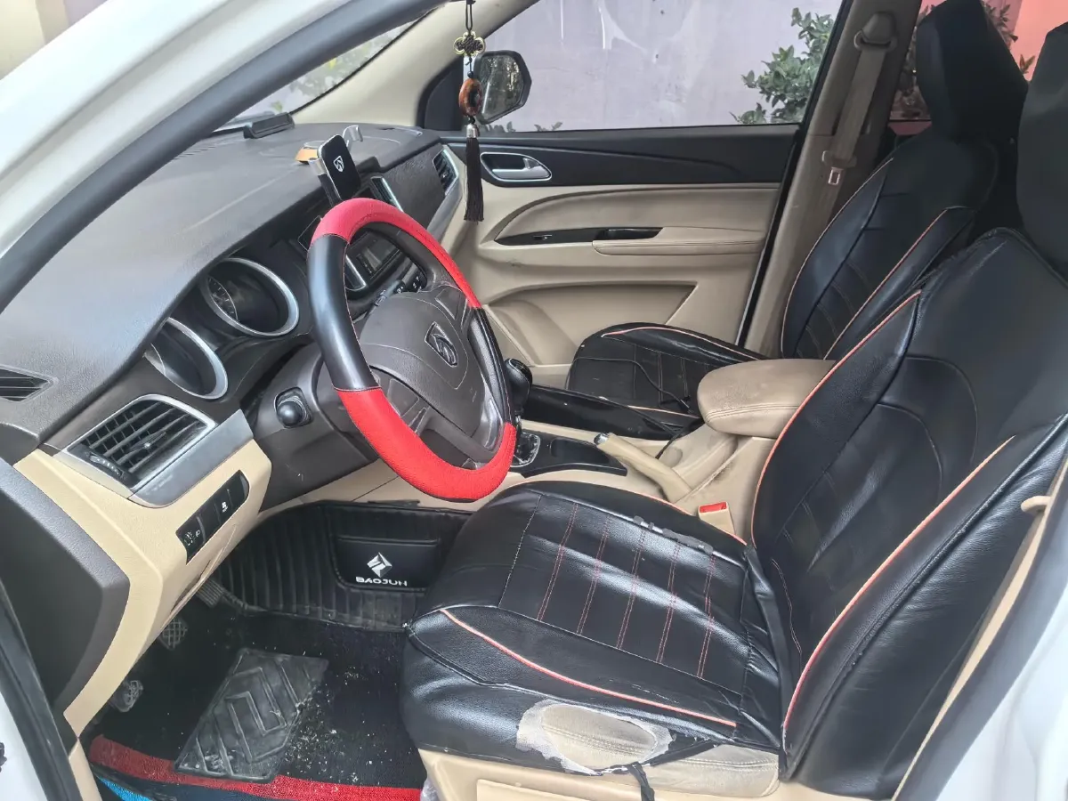 2019 BaoJun 730 1.5L 105HP L4 6MT,autocango,china used car exporter,china ev exporter,chinese used car exporter,chinese used ev exporter