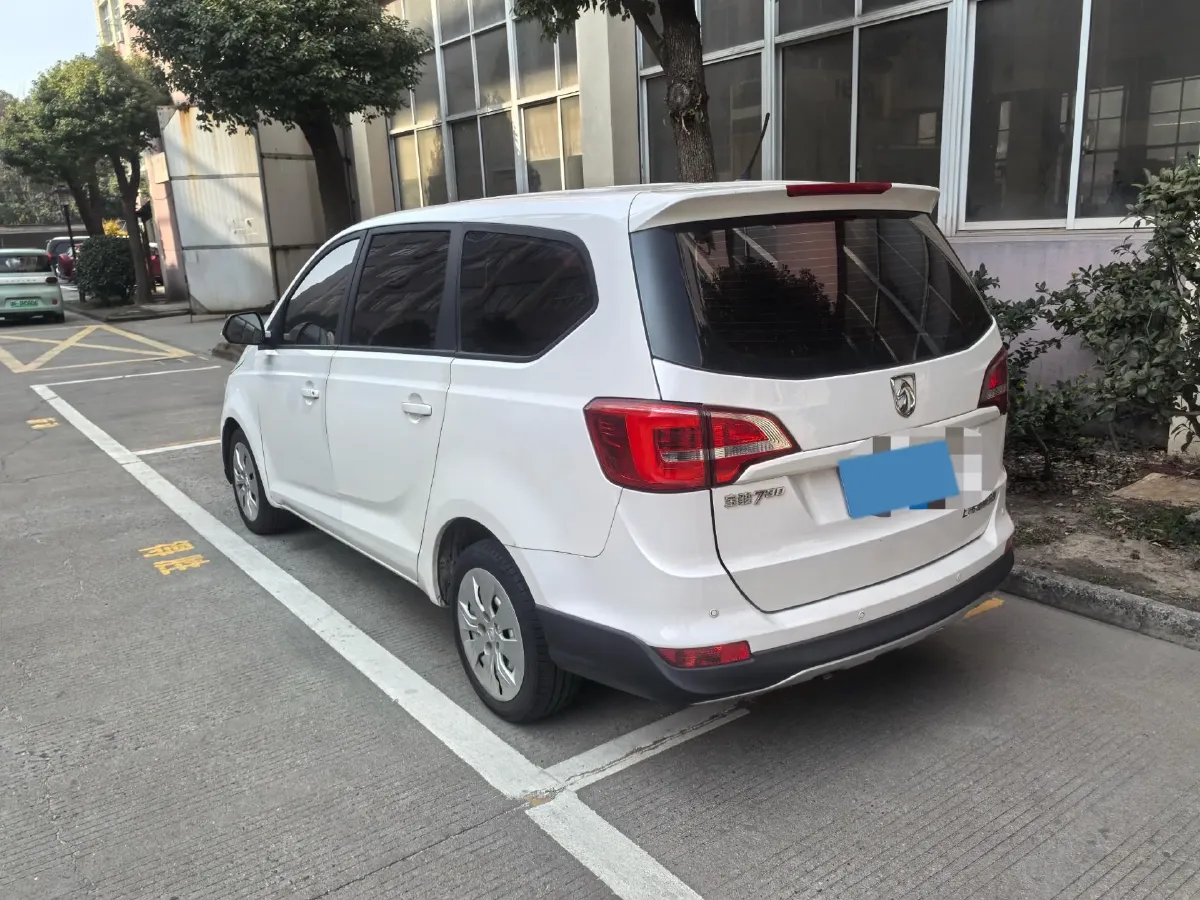 2019 BaoJun 730 1.5L 105HP L4 6MT,autocango,china used car exporter,china ev exporter,chinese used car exporter,chinese used ev exporter