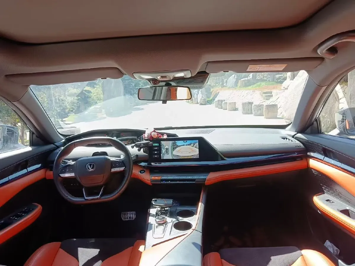 2023 ChangAn UNI-V 1.5T 188HP L4 7DCT,autocango,china used car exporter,china ev exporter,chinese used car exporter,chinese used ev exporter