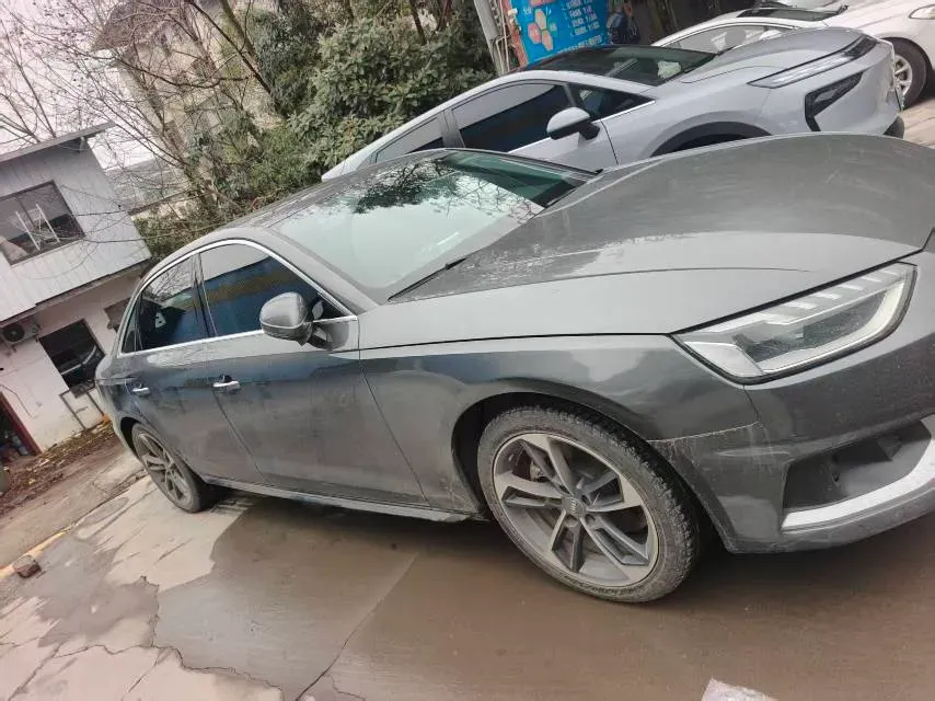 2020 Audi A4L 2.0T 190HP L4 7DCT,autocango,china used car exporter,china ev exporter,chinese used car exporter,chinese used ev exporter
