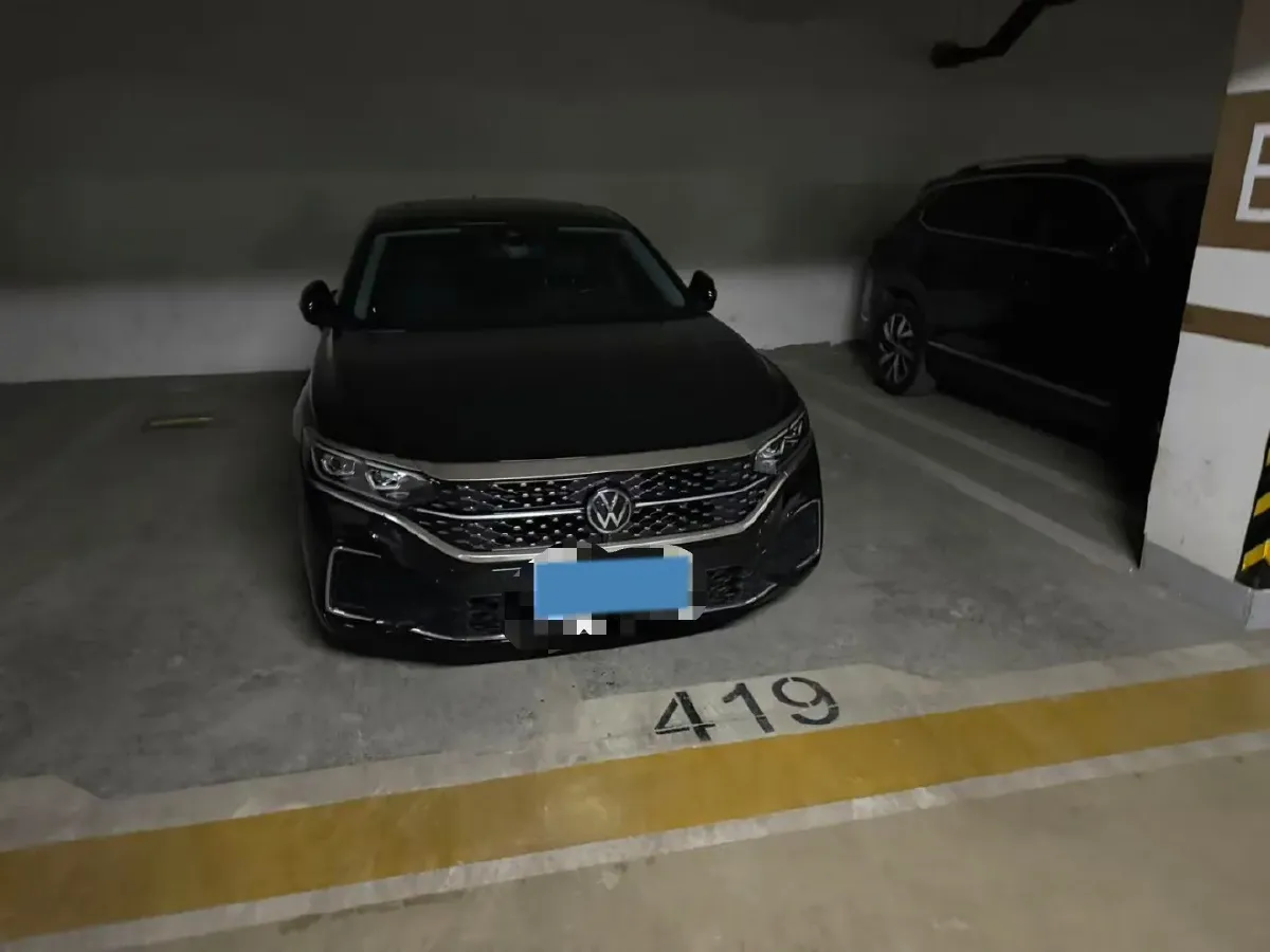 2023 Volkswagen Passat 2.0T 186HP L4 7DCT,autocango,china used car exporter,china ev exporter,chinese used car exporter,chinese used ev exporter