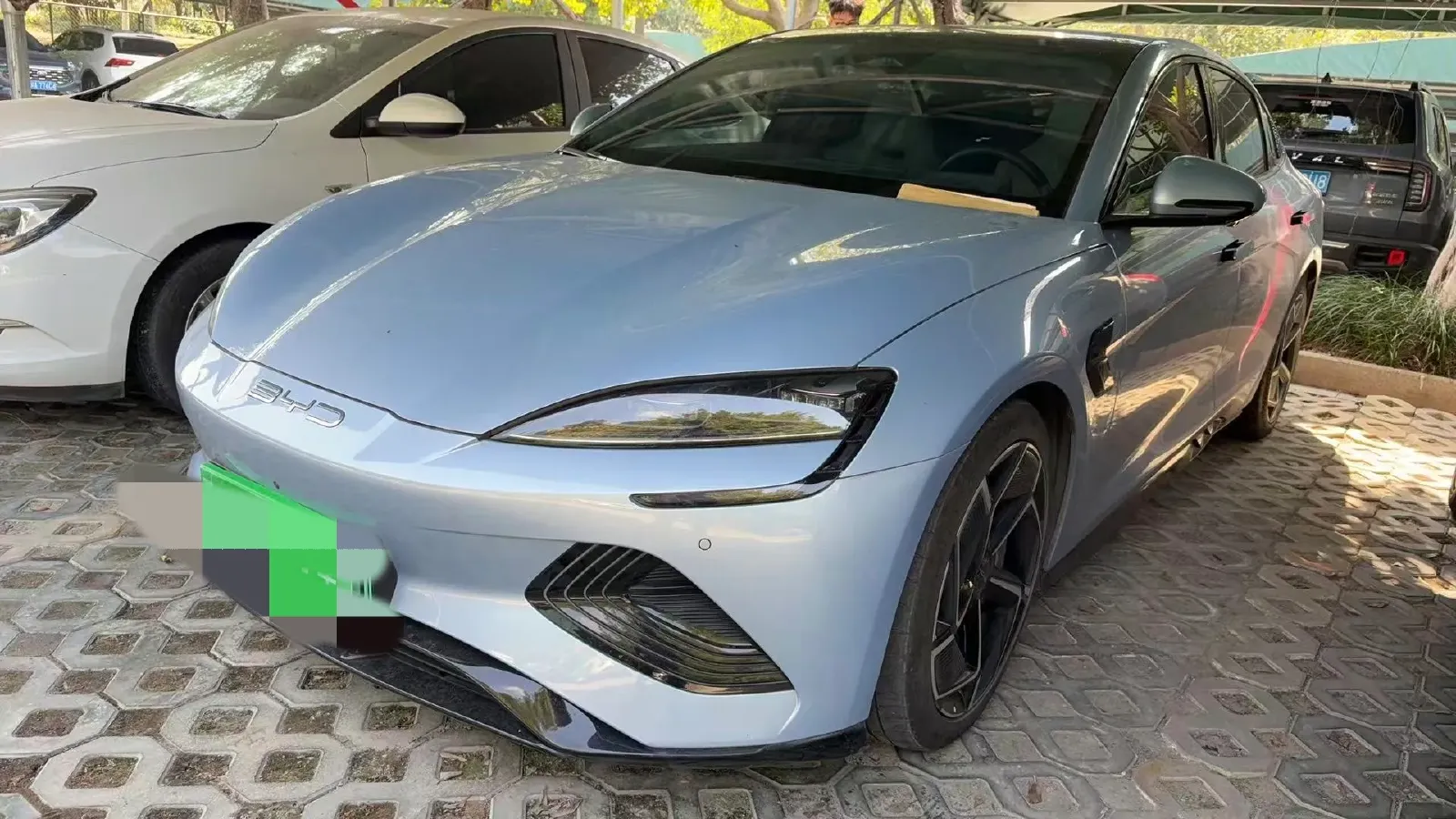 2022 AITO AITO M5 Range Extended 125HP REEV 40KWH,autocango,china used car exporter,china ev exporter,chinese used car exporter,chinese used ev exporter