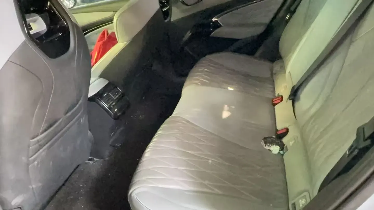 2022 AITO AITO M5 Range Extended 125HP REEV 40KWH,autocango,china used car exporter,china ev exporter,chinese used car exporter,chinese used ev exporter