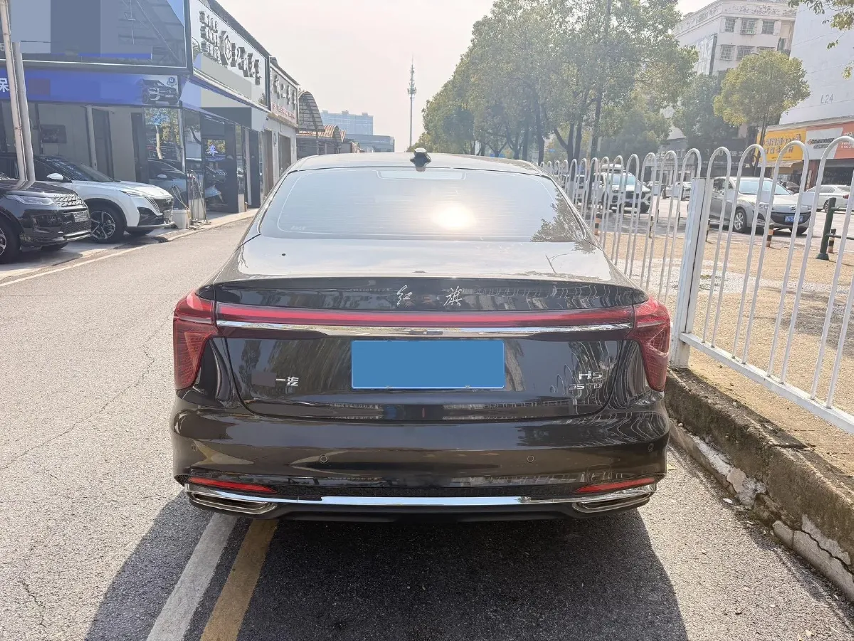 2025 HongQi H5 1.5T 169HP L4 7DCT,autocango,china used car exporter,china ev exporter,chinese used car exporter,chinese used ev exporter