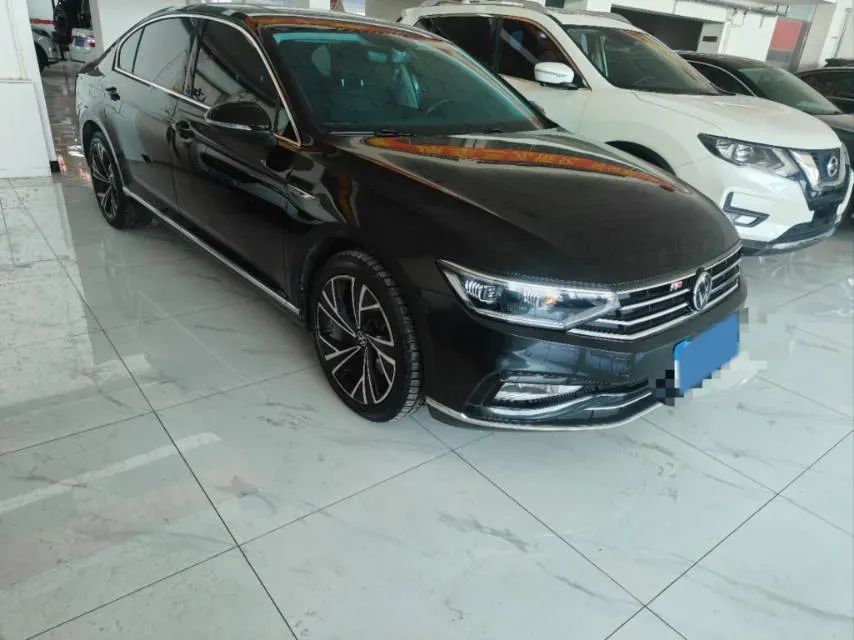 2020 Volkswagen Magotan 2.0T 186HP L4 7DCT,autocango,china used car exporter,china ev exporter,chinese used car exporter,chinese used ev exporter