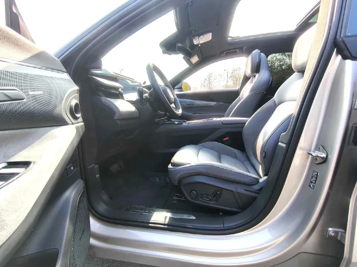 2023 LYNK&CO 08 EM-P 1.5T 163HP L4 3DHT PHEV 39.8KWH,autocango,china used car exporter,china ev exporter,chinese used car exporter,chinese used ev exporter