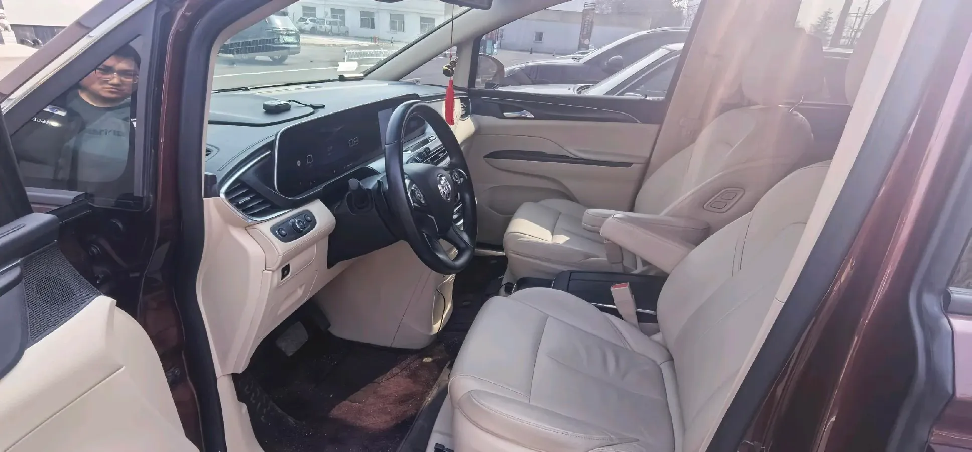 2023 Buick GL8 2.0T 237HP L4 9AT,autocango,china used car exporter,china ev exporter,chinese used car exporter,chinese used ev exporter