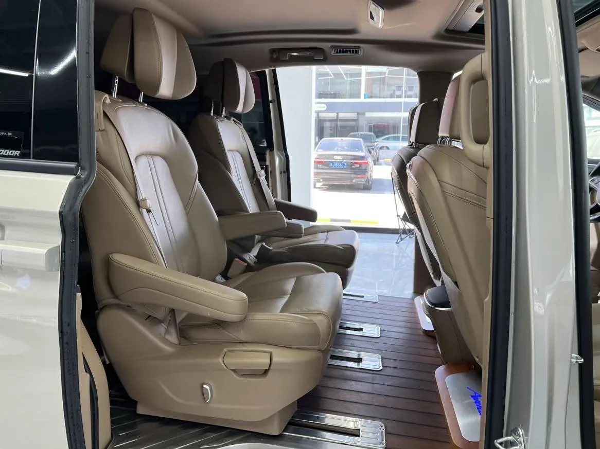 2021 Buick GL8 2.0T 237HP L4 9AT,autocango,china used car exporter,china ev exporter,chinese used car exporter,chinese used ev exporter