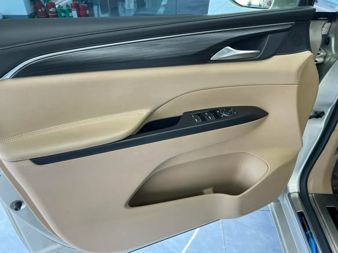 2021 Buick GL8 2.0T 237HP L4 9AT,autocango,china used car exporter,china ev exporter,chinese used car exporter,chinese used ev exporter