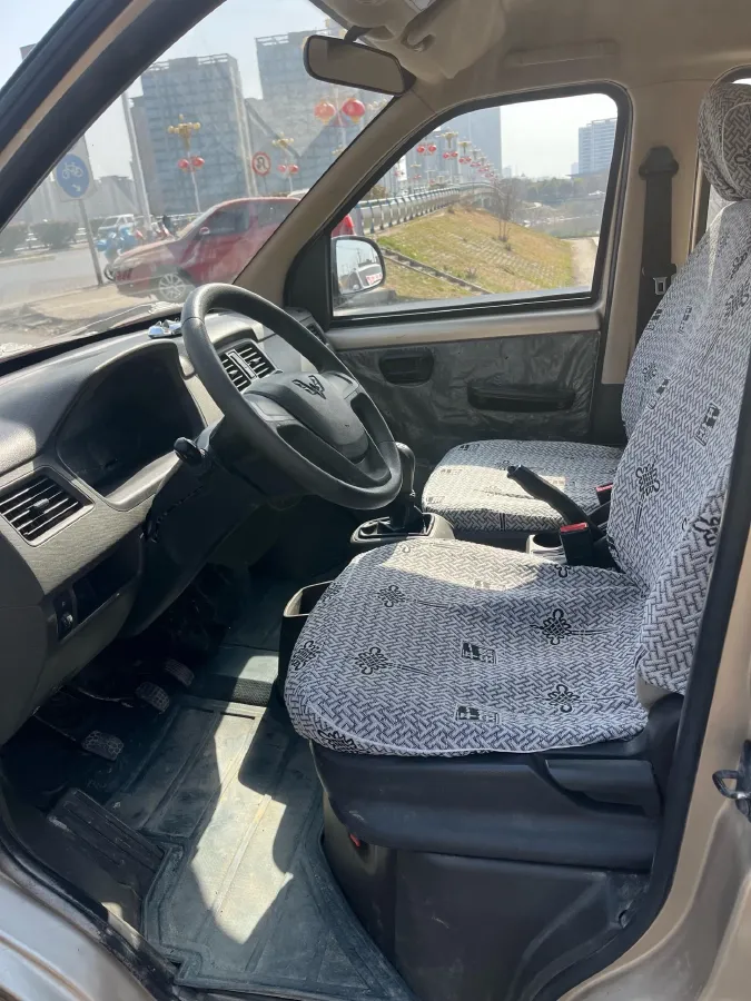 2021 WuLing RongGuang S 1.2L 76HP L4 5MT,autocango,china used car exporter,china ev exporter,chinese used car exporter,chinese used ev exporter