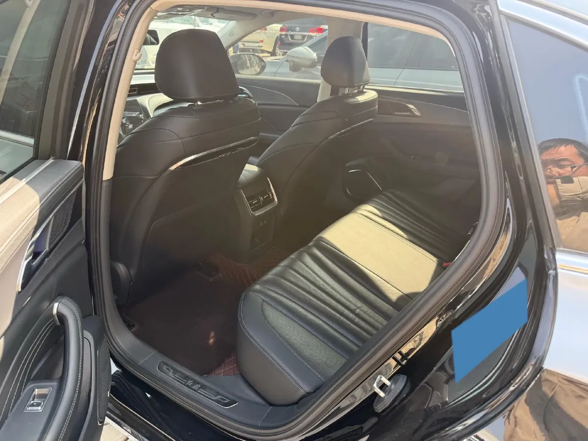 2023 HongQi H5 2.0T 224HP L4 8AT,autocango,china used car exporter,china ev exporter,chinese used car exporter,chinese used ev exporter