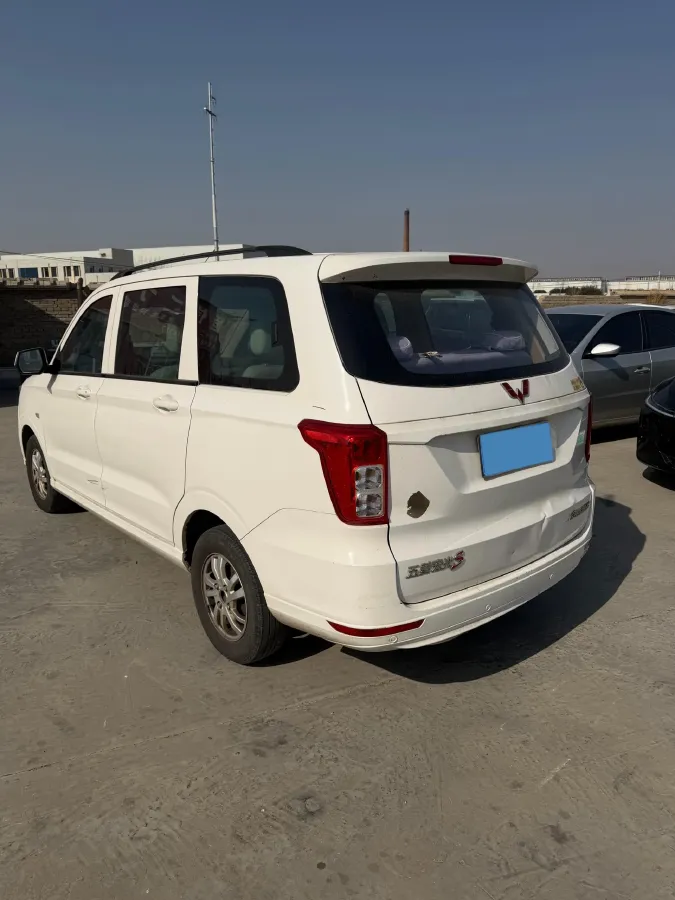 2019 WuLing HongGuang 1.5L 99HP L4 6MT,autocango,china used car exporter,china ev exporter,chinese used car exporter,chinese used ev exporter