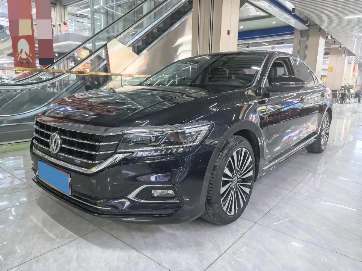 2019 Volkswagen Passat 2.0T 220HP L4 7DCT,autocango,china used car exporter,china ev exporter,chinese used car exporter,chinese used ev exporter