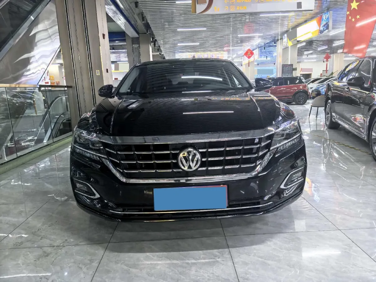 2019 Volkswagen Passat 2.0T 220HP L4 7DCT,autocango,china used car exporter,china ev exporter,chinese used car exporter,chinese used ev exporter