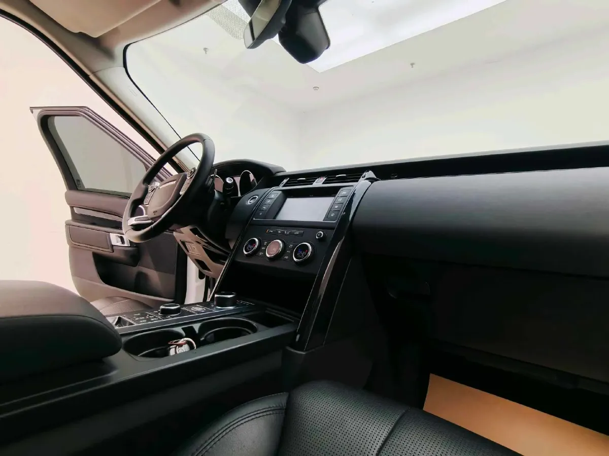 2017 Land Rover Discovery 3.0T 340HP V6 8AT,autocango,china used car exporter,china ev exporter,chinese used car exporter,chinese used ev exporter