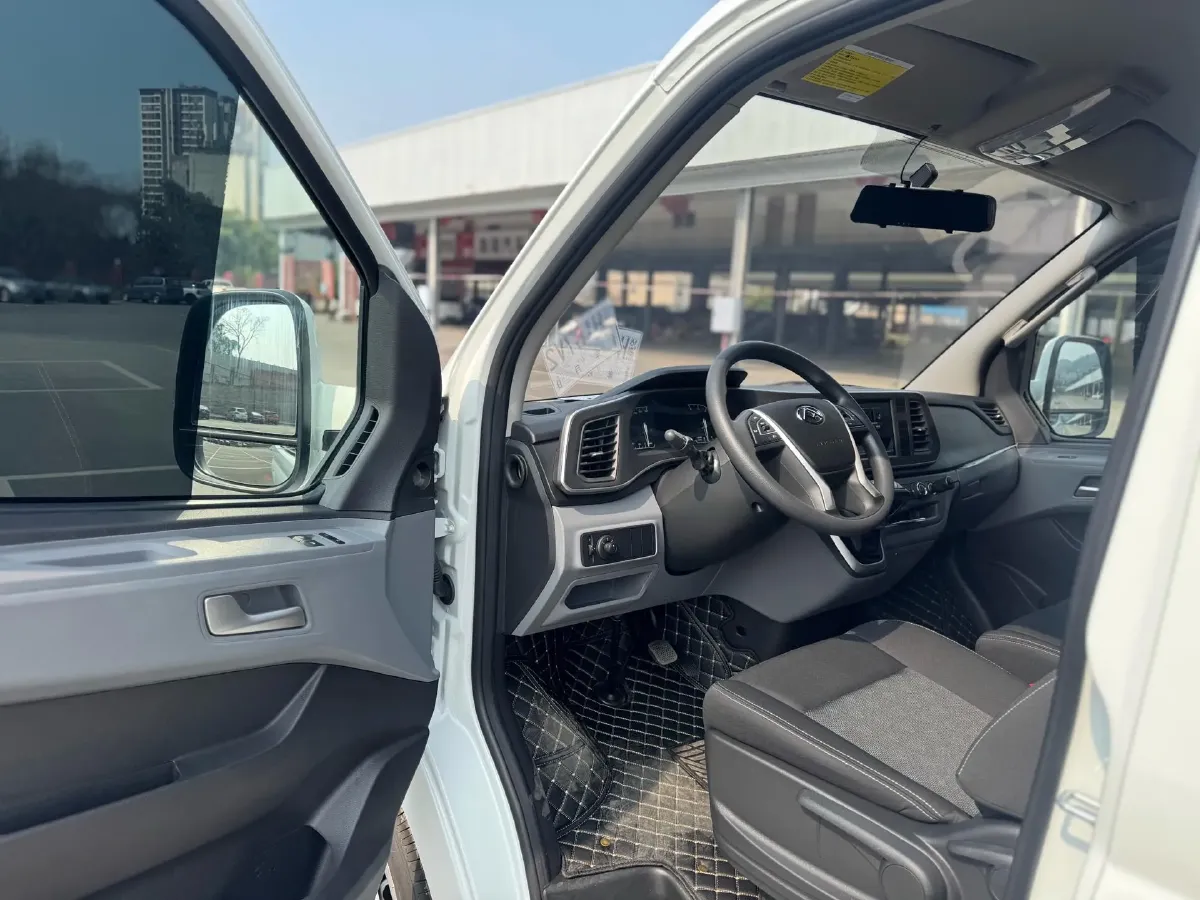 2024 Dongfeng RuiQi 7 2.0T 228HP L4 8AT,autocango,china used car exporter,china ev exporter,chinese used car exporter,chinese used ev exporter