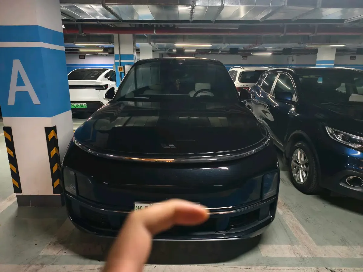 2022 Li L9 Range Extended 154HP REEV 42.6KWH,autocango,china used car exporter,china ev exporter,chinese used car exporter,chinese used ev exporter