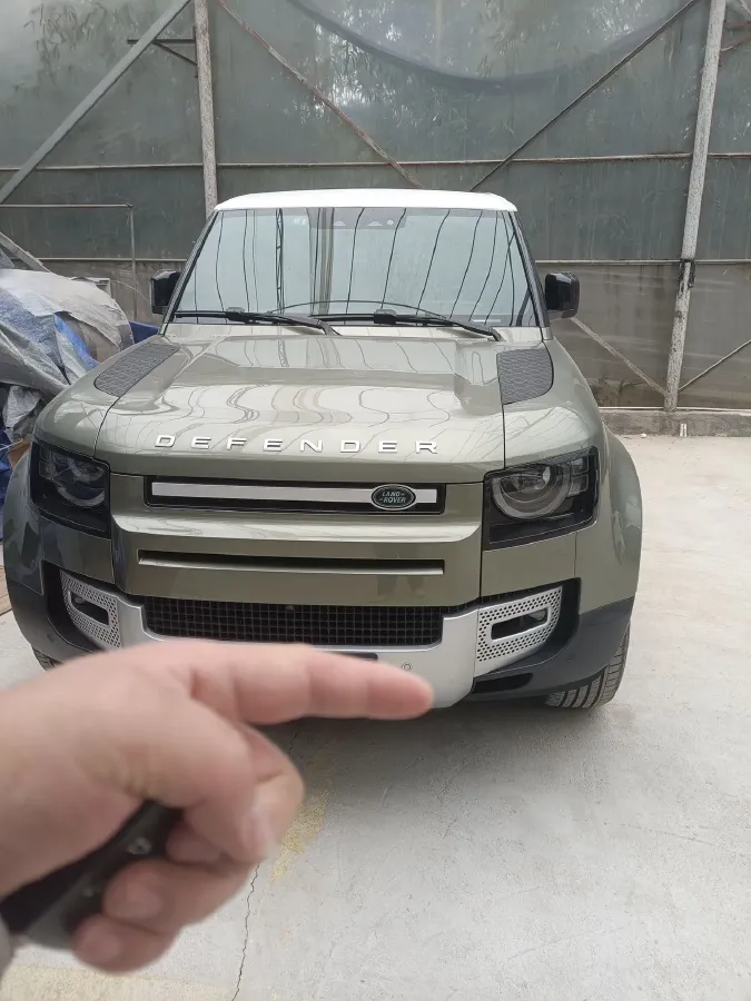 2021 Land Rover Defender 3.0T 400HP L6 8AT,autocango,china used car exporter,china ev exporter,chinese used car exporter,chinese used ev exporter
