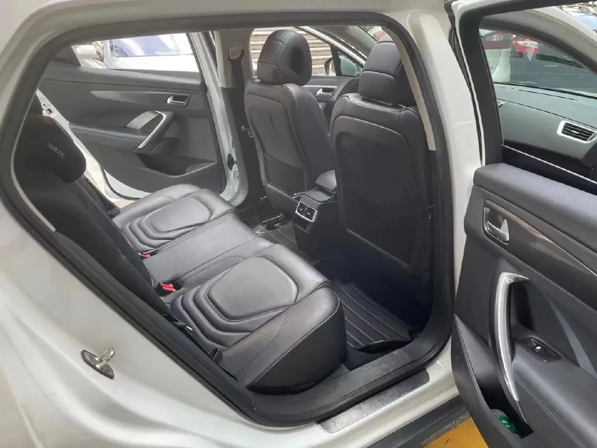 2016 DS 6 1.6T 167HP L4 6AT,autocango,china used car exporter,china ev exporter,chinese used car exporter,chinese used ev exporter