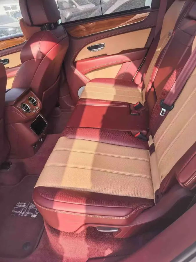 2021 Bentley Bentayga 4.0T 550HP V8 8AT,autocango,china used car exporter,china ev exporter,chinese used car exporter,chinese used ev exporter