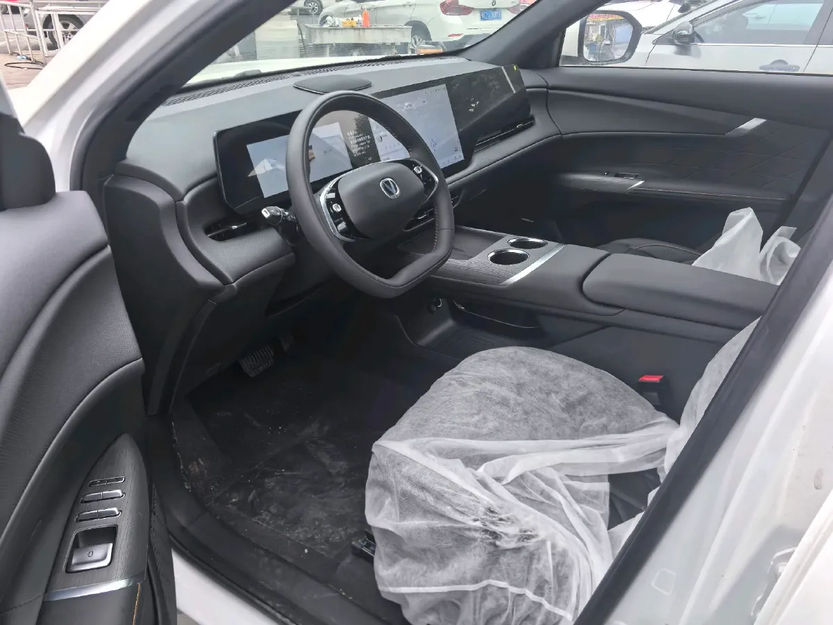 2025 ChangAn CS75 Plus 1.5T 192HP L4 8AT,autocango,china used car exporter,china ev exporter,chinese used car exporter,chinese used ev exporter