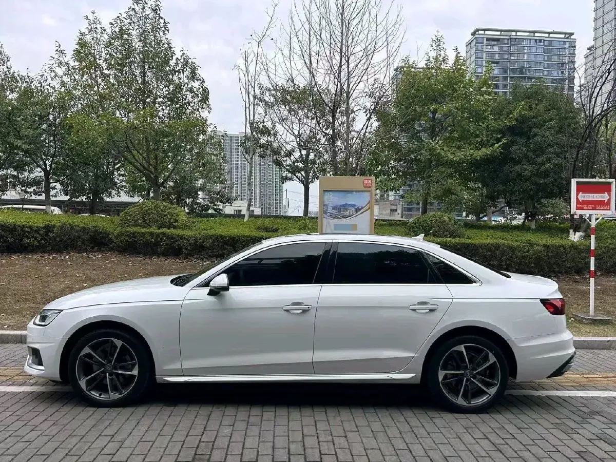2022 Audi A4L 2.0T 190HP L4 7DCT,autocango,china used car exporter,china ev exporter,chinese used car exporter,chinese used ev exporter
