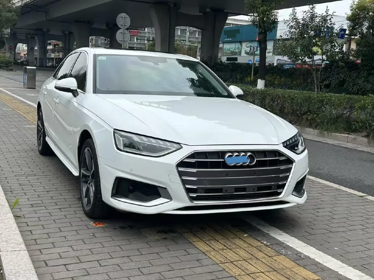 2022 Audi A4L 2.0T 190HP L4 7DCT,autocango,china used car exporter,china ev exporter,chinese used car exporter,chinese used ev exporter