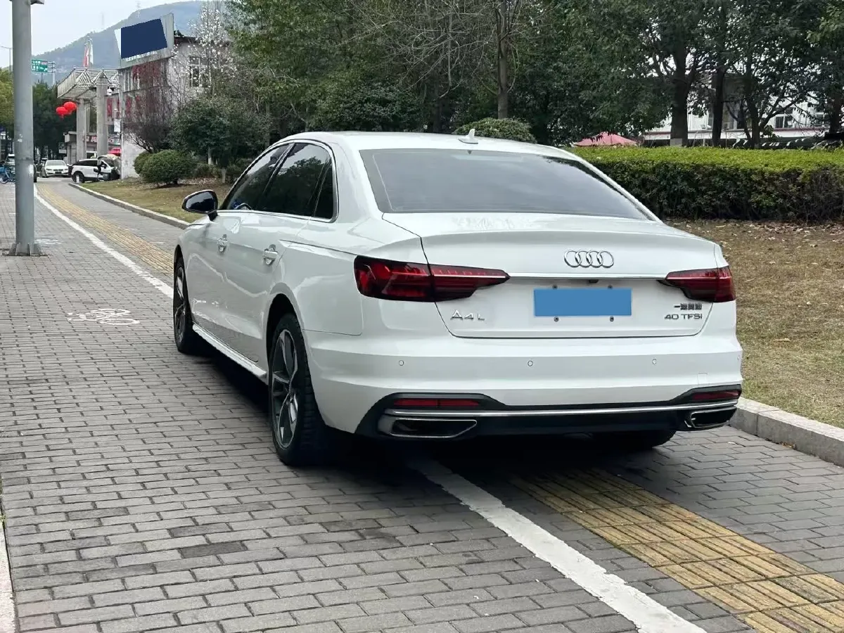 2022 Audi A4L 2.0T 190HP L4 7DCT,autocango,china used car exporter,china ev exporter,chinese used car exporter,chinese used ev exporter