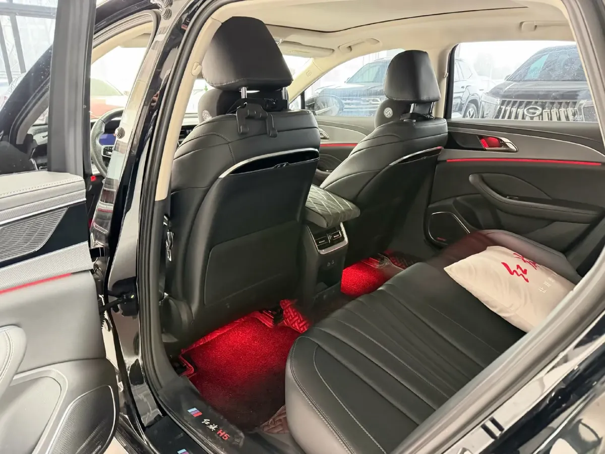 2023 HongQi H5 2.0T 224HP L4 8AT,autocango,china used car exporter,china ev exporter,chinese used car exporter,chinese used ev exporter