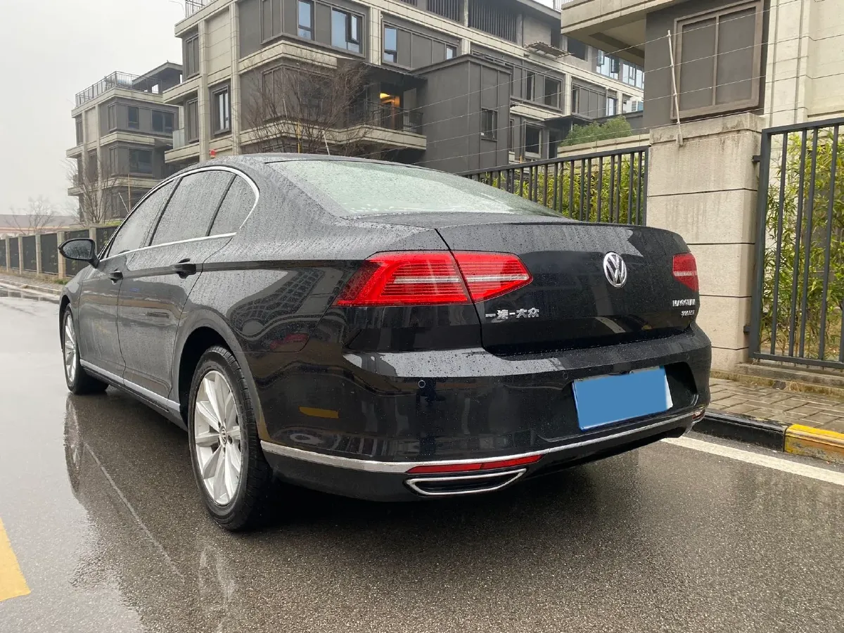2018 Volkswagen Magotan 1.8T 180HP L4 7DCT,autocango,china used car exporter,china ev exporter,chinese used car exporter,chinese used ev exporter