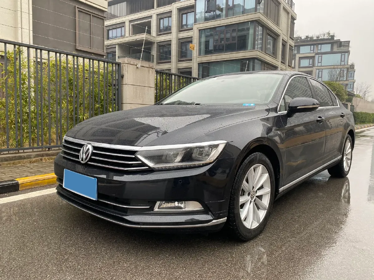 2018 Volkswagen Magotan 1.8T 180HP L4 7DCT,autocango,china used car exporter,china ev exporter,chinese used car exporter,chinese used ev exporter