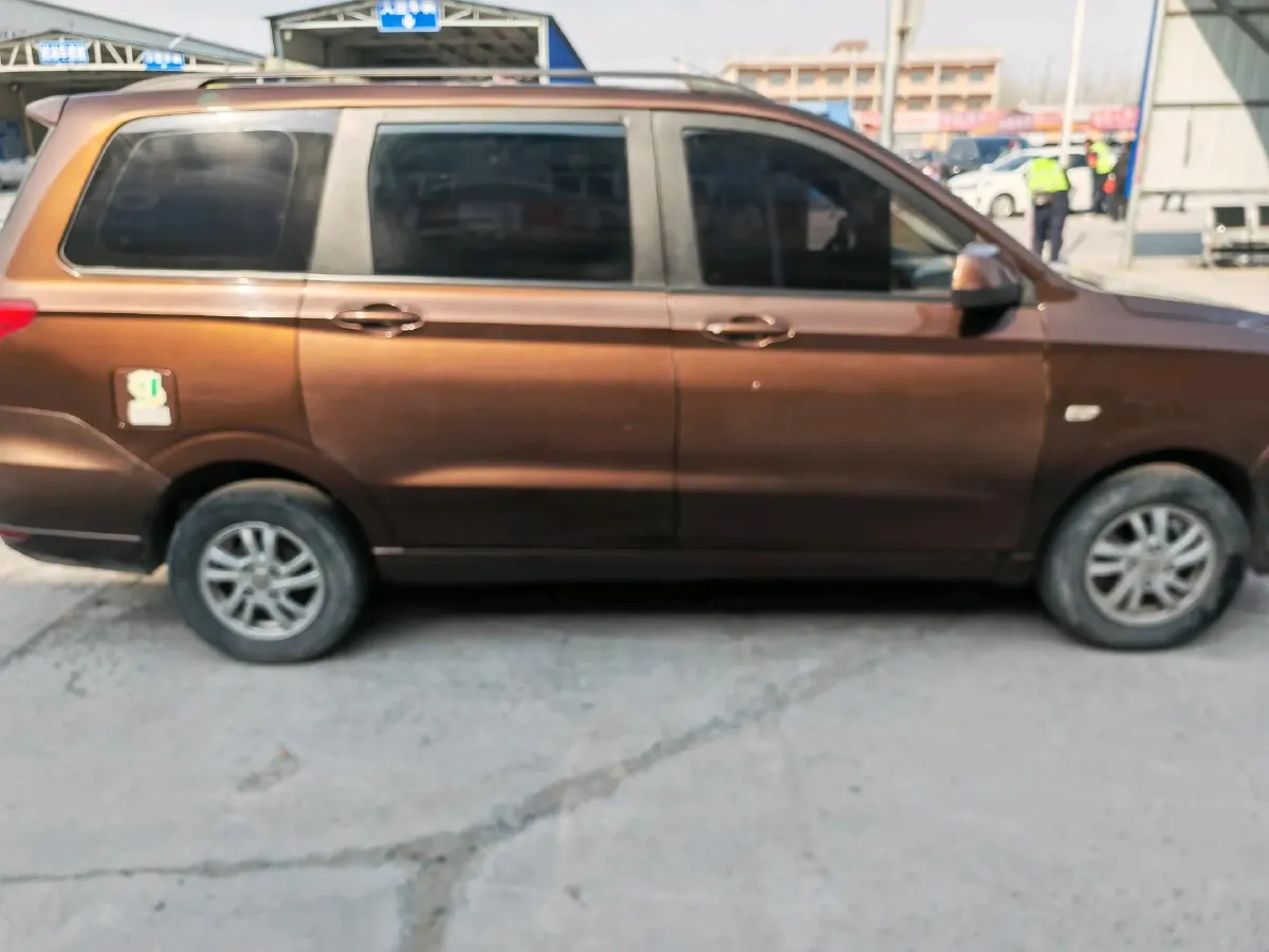 2018 WuLing HongGuang 1.5L 105HP L4 5MT,autocango,china used car exporter,china ev exporter,chinese used car exporter,chinese used ev exporter