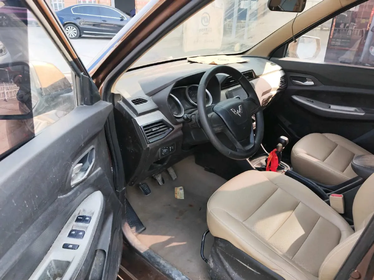 2018 WuLing HongGuang 1.5L 105HP L4 5MT,autocango,china used car exporter,china ev exporter,chinese used car exporter,chinese used ev exporter