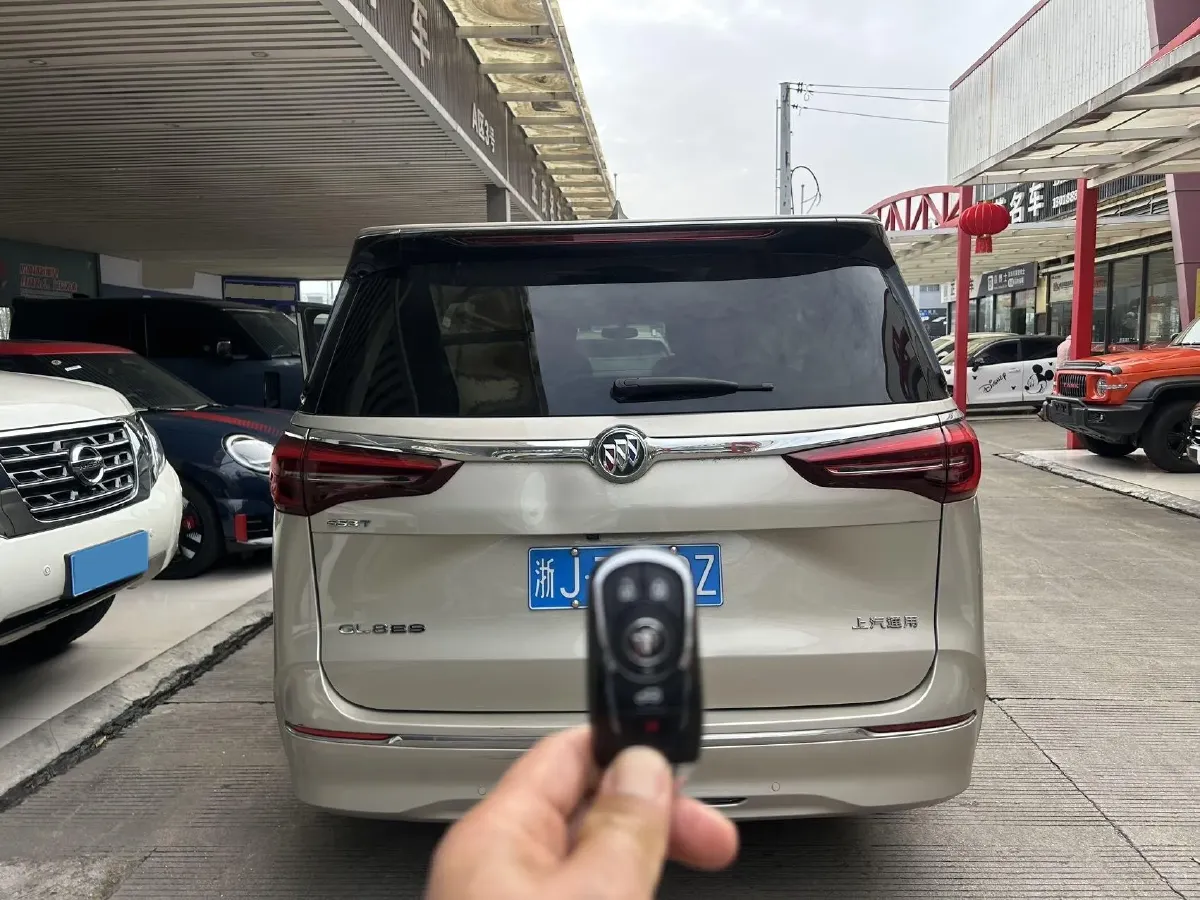 2022 Buick GL8 2.0T 237HP L4 9AT,autocango,china used car exporter,china ev exporter,chinese used car exporter,chinese used ev exporter