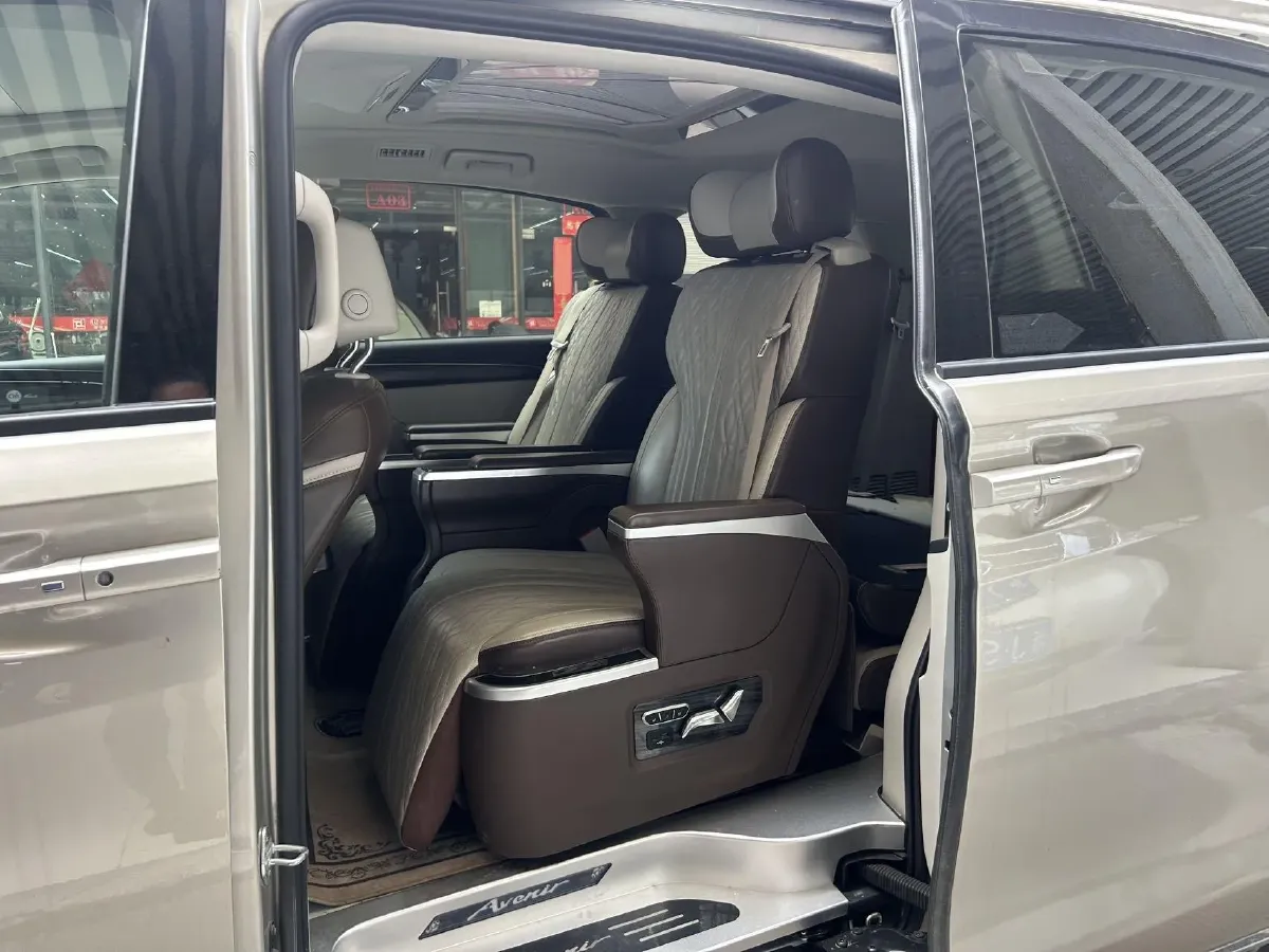 2022 Buick GL8 2.0T 237HP L4 9AT,autocango,china used car exporter,china ev exporter,chinese used car exporter,chinese used ev exporter