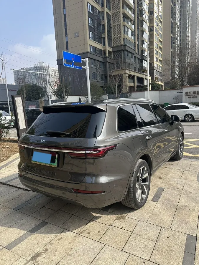 2021 Li ONE Range Extended 131HP REEV 40.5KWH,autocango,china used car exporter,china ev exporter,chinese used car exporter,chinese used ev exporter