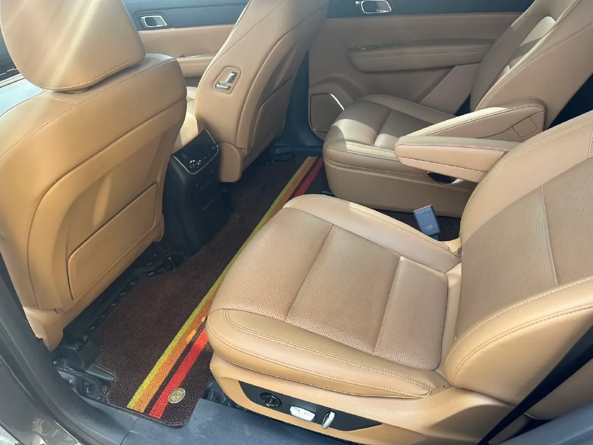 2021 Li ONE Range Extended 131HP REEV 40.5KWH,autocango,china used car exporter,china ev exporter,chinese used car exporter,chinese used ev exporter