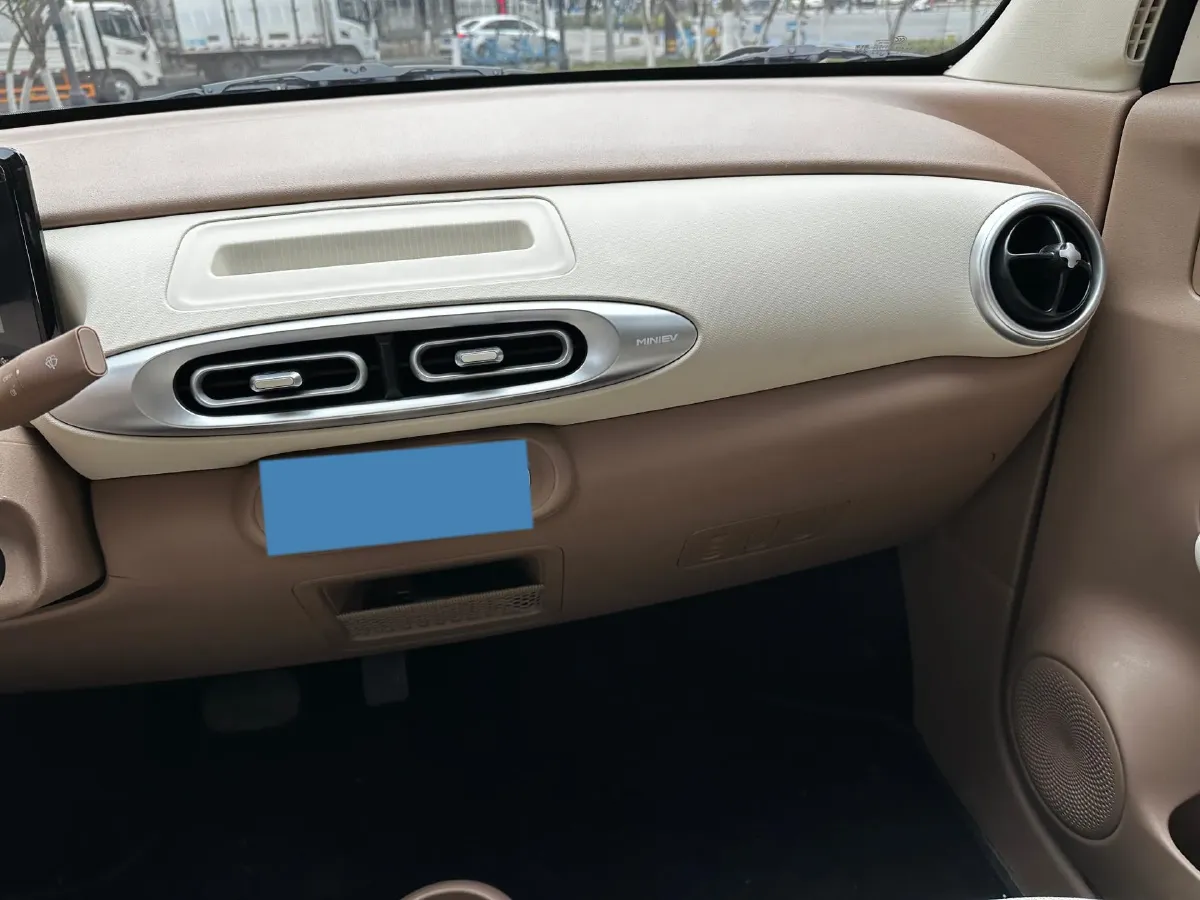 2025 WuLing HongGuang MINI EV BEV 16.2KWH,autocango,china used car exporter,china ev exporter,chinese used car exporter,chinese used ev exporter