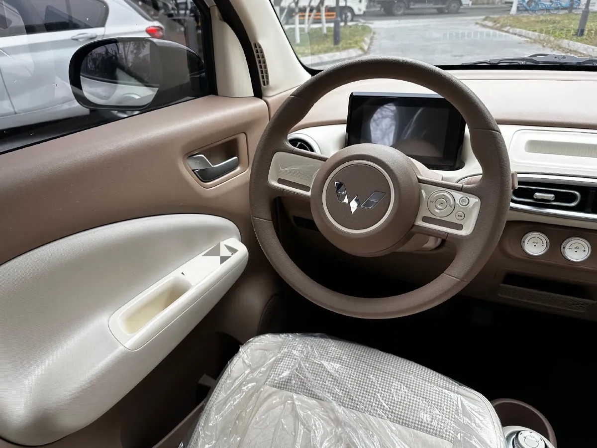 2025 WuLing HongGuang MINI EV BEV 16.2KWH,autocango,china used car exporter,china ev exporter,chinese used car exporter,chinese used ev exporter