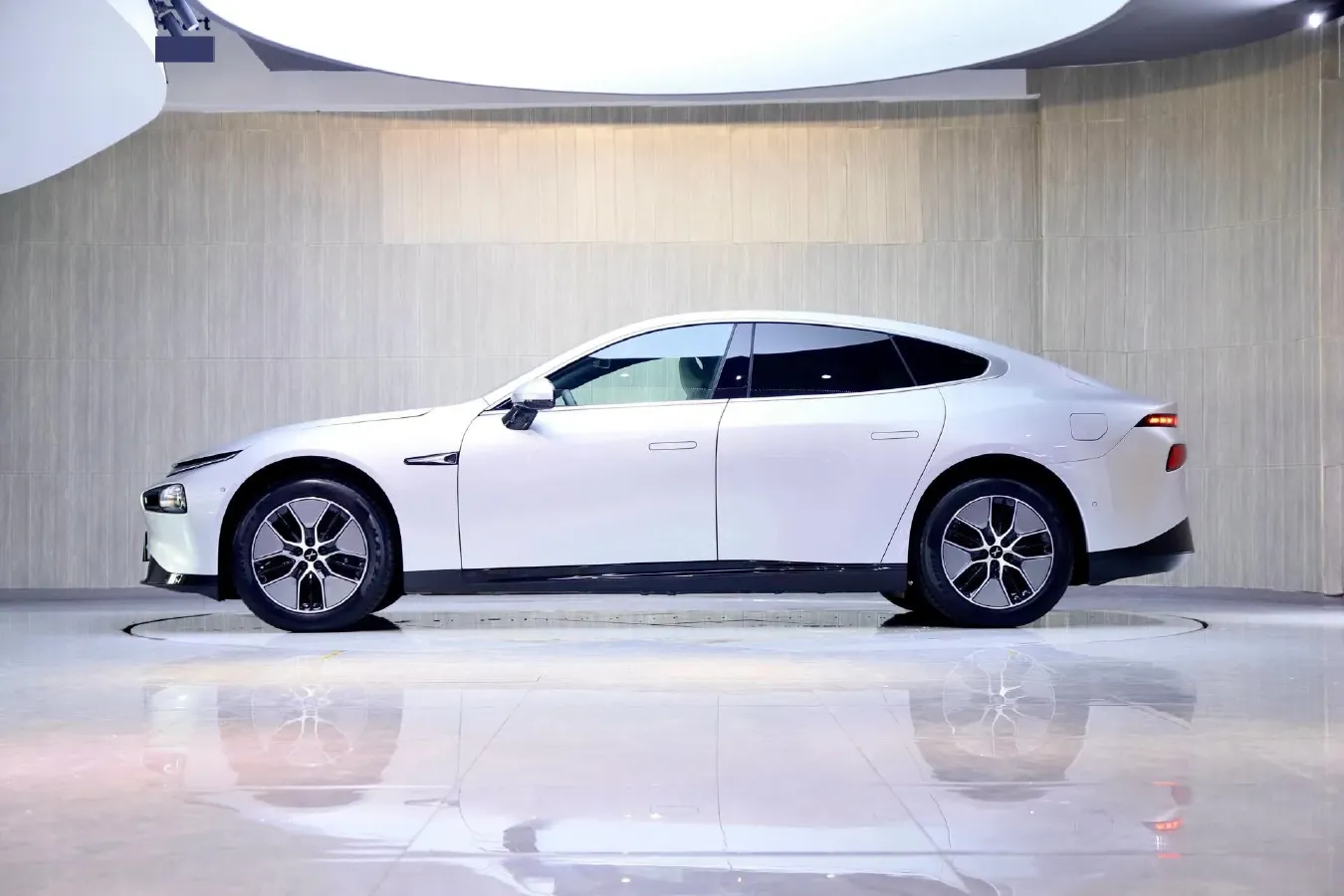 2024 Xpeng P7 BEV 64.4KWH,autocango,china used car exporter,china ev exporter,chinese used car exporter,chinese used ev exporter