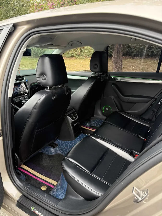 2019 Skoda Octavia 1.5L 116HP L4 6AT,autocango,china used car exporter,china ev exporter,chinese used car exporter,chinese used ev exporter