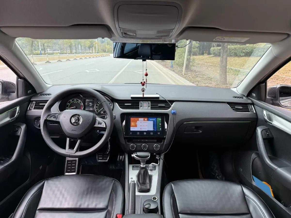 2019 Skoda Octavia 1.5L 116HP L4 6AT,autocango,china used car exporter,china ev exporter,chinese used car exporter,chinese used ev exporter