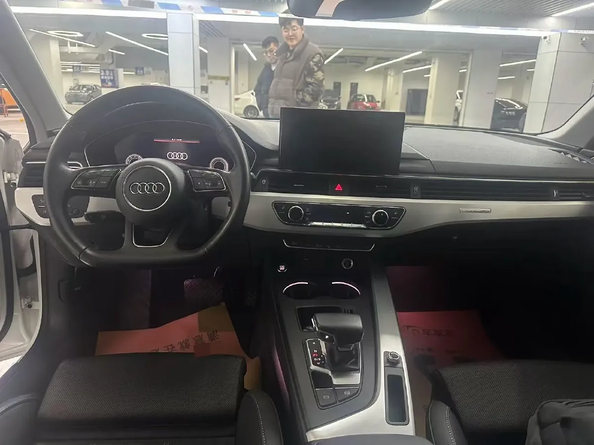 2020 Audi A4L 2.0T 190HP L4 7DCT,autocango,china used car exporter,china ev exporter,chinese used car exporter,chinese used ev exporter