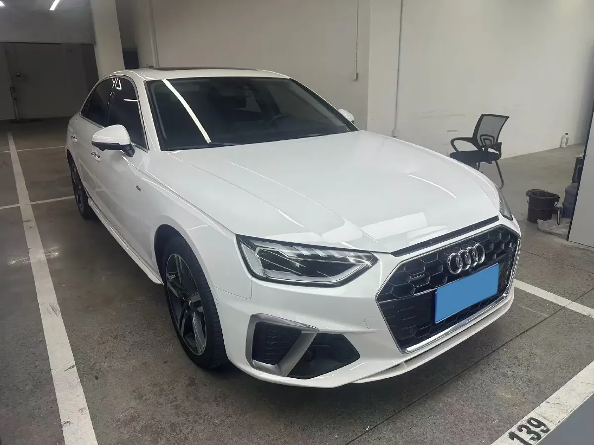 2020 Audi A4L 2.0T 190HP L4 7DCT,autocango,china used car exporter,china ev exporter,chinese used car exporter,chinese used ev exporter