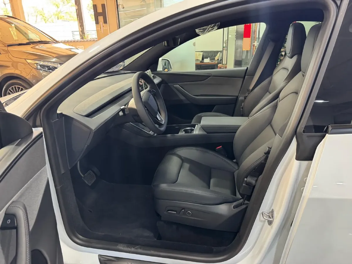 2026 Tesla Model Y BEV,autocango,china used car exporter,china ev exporter,chinese used car exporter,chinese used ev exporter