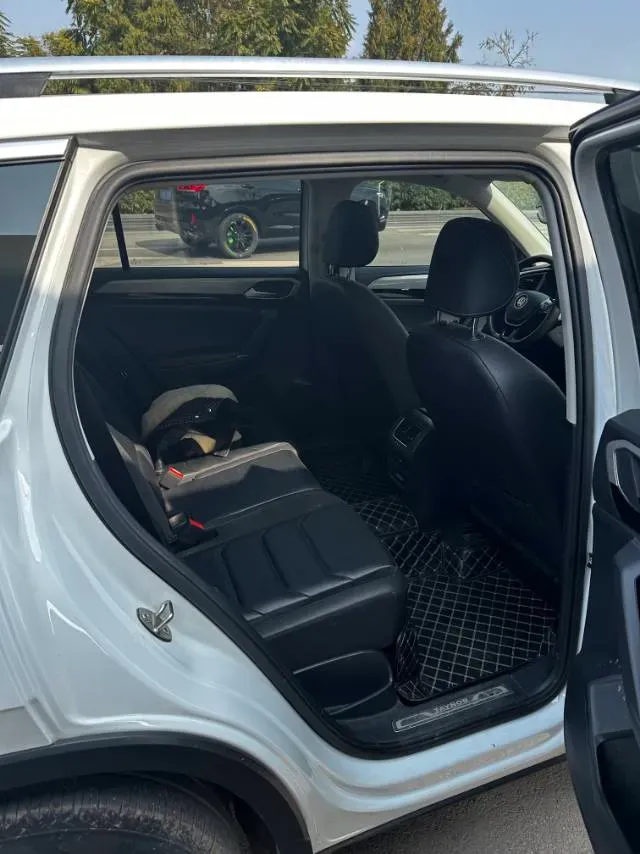 2019 Jeep Cherokee 2.0T 234HP L4 9AT,autocango,china used car exporter,china ev exporter,chinese used car exporter,chinese used ev exporter