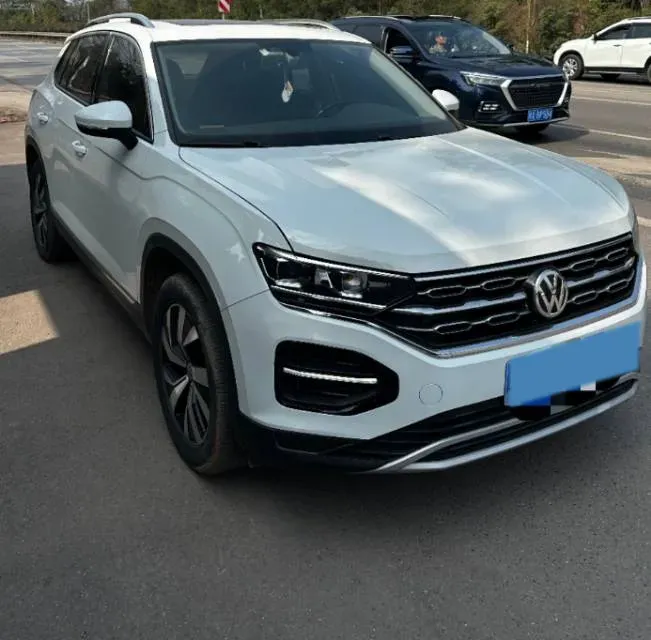 2019 Jeep Cherokee 2.0T 234HP L4 9AT,autocango,china used car exporter,china ev exporter,chinese used car exporter,chinese used ev exporter