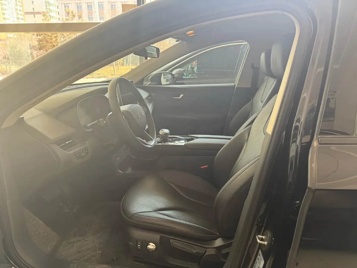 2024 HongQi E-QM5 BEV 72KWH,autocango,china used car exporter,china ev exporter,chinese used car exporter,chinese used ev exporter