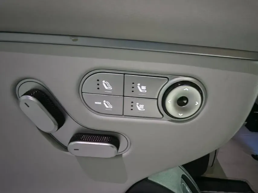 2024 Xpeng X9 BEV 101.5KWH,autocango,china used car exporter,china ev exporter,chinese used car exporter,chinese used ev exporter