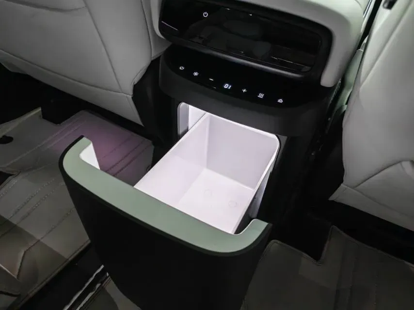 2024 Xpeng X9 BEV 101.5KWH,autocango,china used car exporter,china ev exporter,chinese used car exporter,chinese used ev exporter